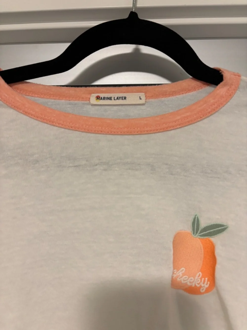 ๐ Marine Layer Ringer Tee โ Embroidered Peaches detail size L ๐ - Picture 3 of 4